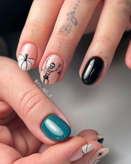 Skeleton pumpkin Halloween Nail Designs By jessica lauritzen