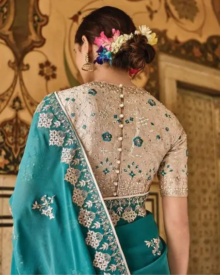Stunning Saree Blouse Back Neck Designs with Potli