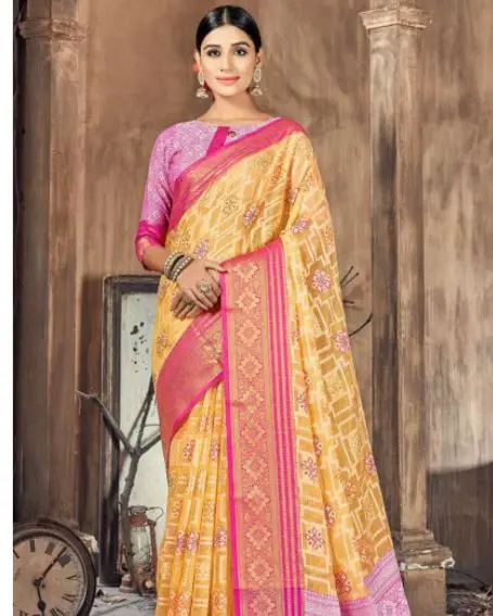 Weaving South Indian Saree in Yellow Cotton and silk