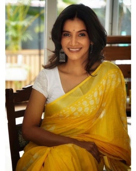 White Blouse with Yellow Saree