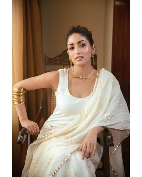 Yami Gautam in Full Blouse with Off White Saree