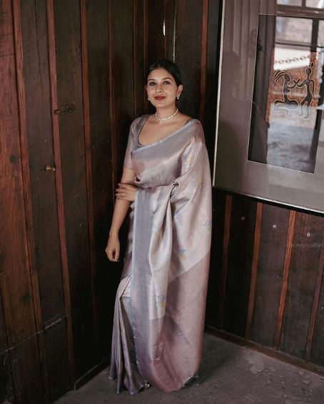 Beautiful Art Silk Jacquard Border Saree With Unstitched Running Blouse