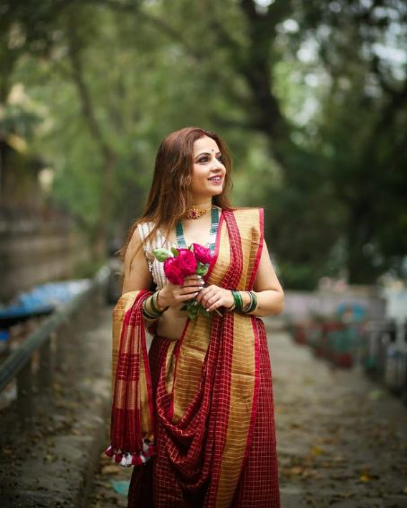 Beautiful Brick Red Golden Check Linen Saree