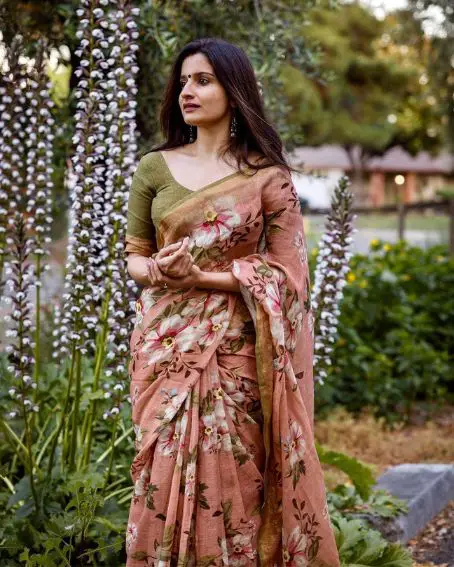 Beautiful Linen Floral Designer Saree With Pastel Green plain Blouse