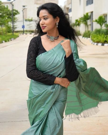 Black Full Sleeve Blouse With Green Plain Saree