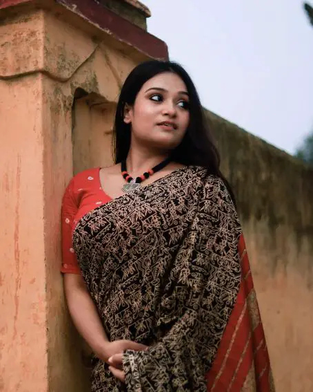 Black Saree With Bricks Red Blouse