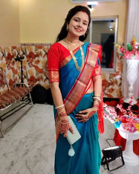 Blue Saree with Red Blouse for Reception Look