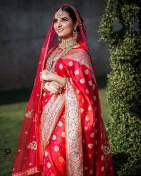 Bridal In Red Banarasi Saree For Stunning Look