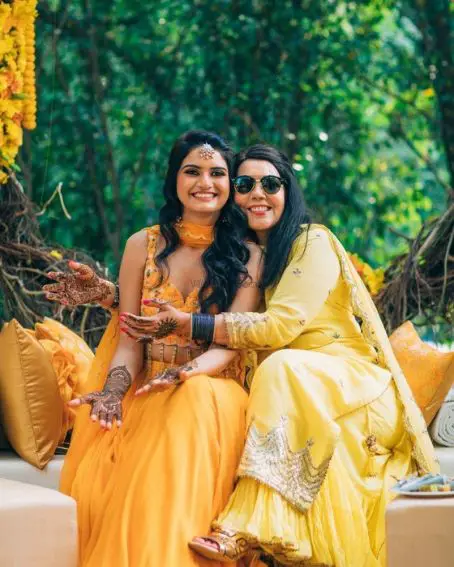 Bride's Sister in Yellow Dress With Goggles