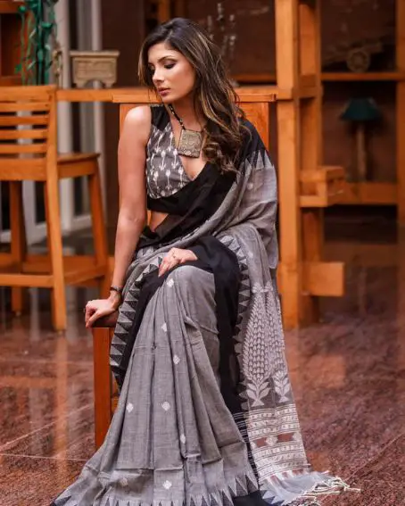 Gray Bengal Cotton Saree With Temple Border