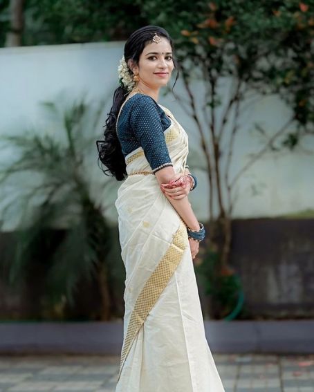 Gray Blouse With Gold Butha With Kalamkari Saree