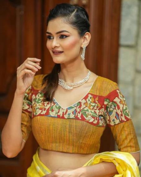 Honey brown hAndloom V neck blouse With hAndpainted kalamkari bAnd
