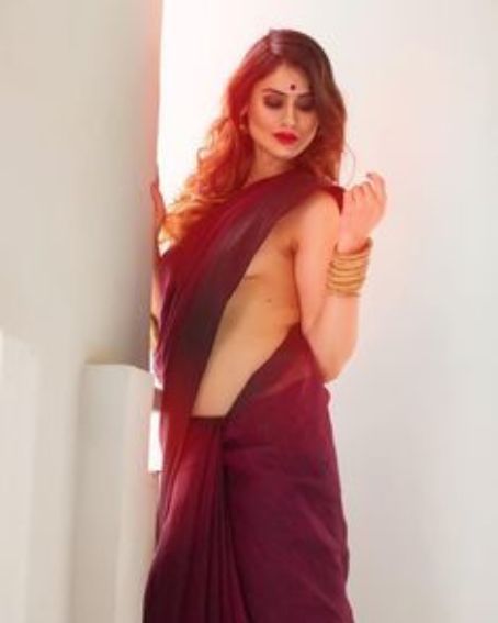 Sabby Suri in Maroon Saree without Blouse