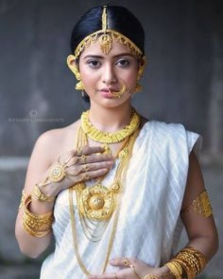 White Stripes Saree Without Blouse