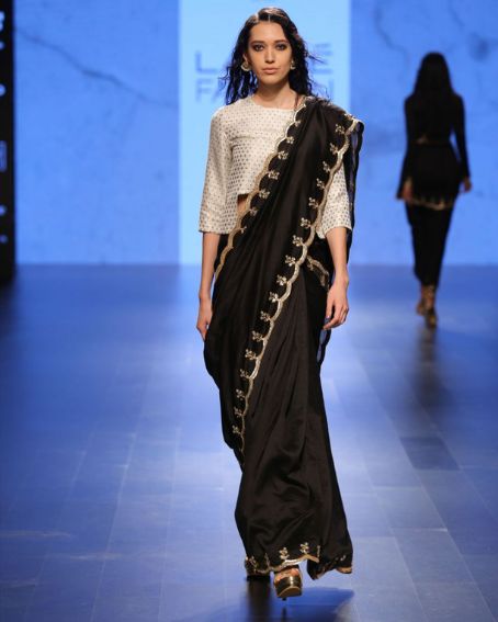 Yellow Chanderi Embroidery Thread Round Zariya Saree With Blouse For Women