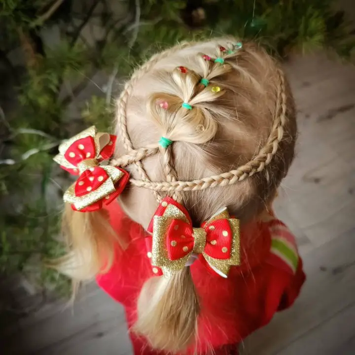 Christamas Tree Hairstyle with Simple Ponytail