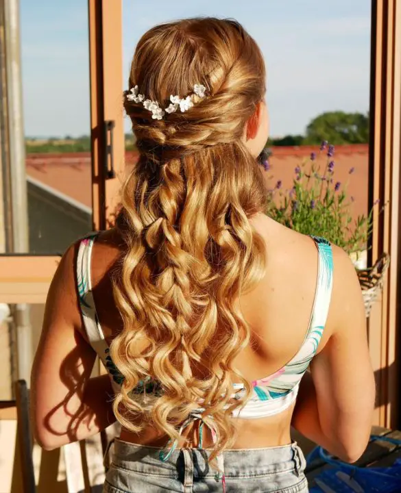 Christmas Tree with Beach hairstyle