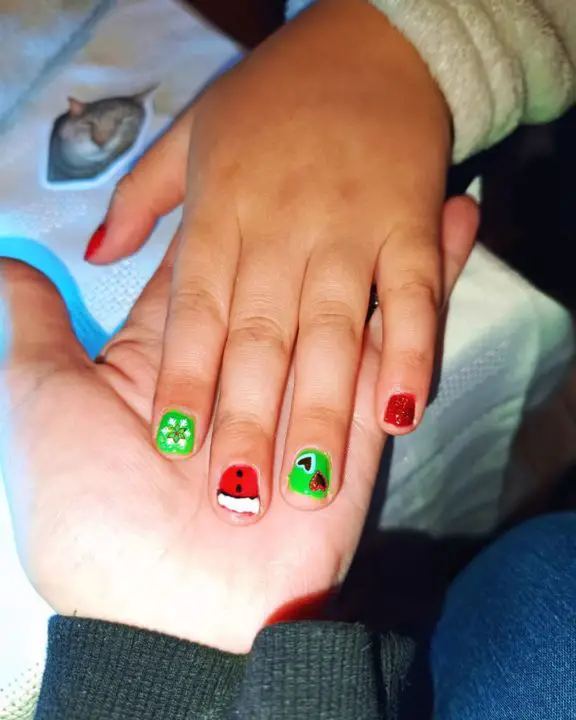 Cutie patootie Xmas nails for Kids