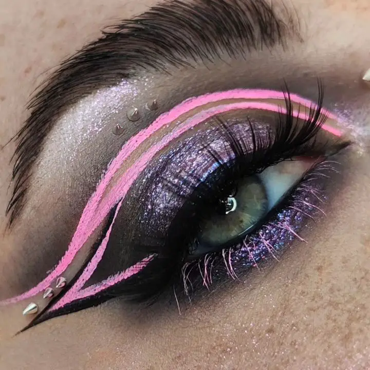 Electric pink eye makeup for green eyes