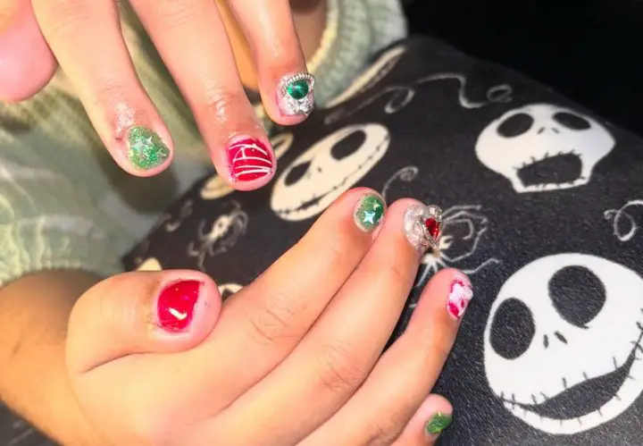 Gel Christmas Manicure for Kids