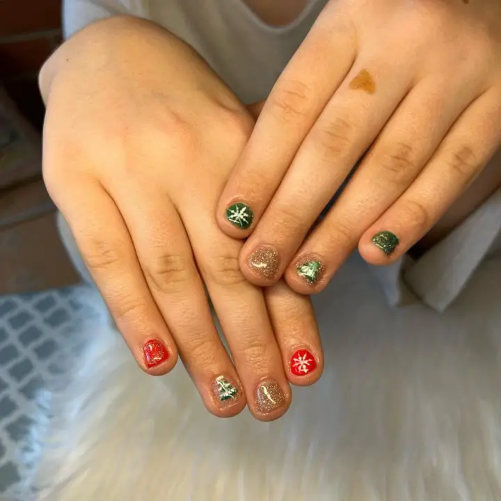 Glitter and Gel xmas nails for kids