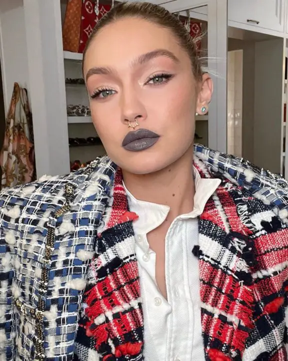 Gorgeous Gray Lip Makeup