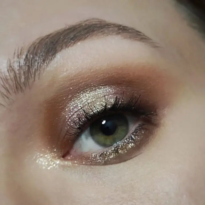 Green Eye Christmas Makeup