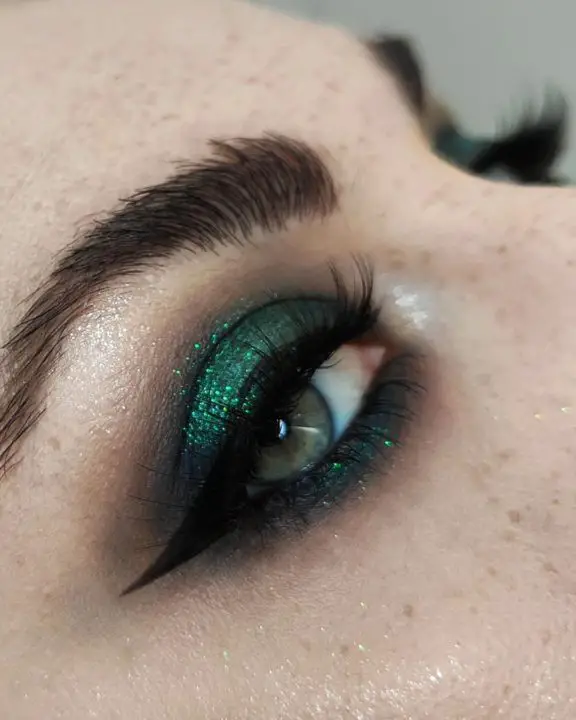 Green iridescent glitter eye makeup