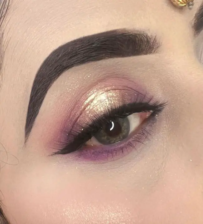 Halo eye makeup for hooded eyes