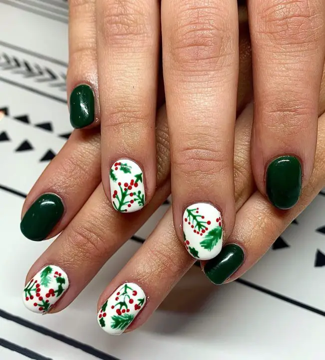 Leafy, Christmas-y Overlay Christmas Tree Nail Art