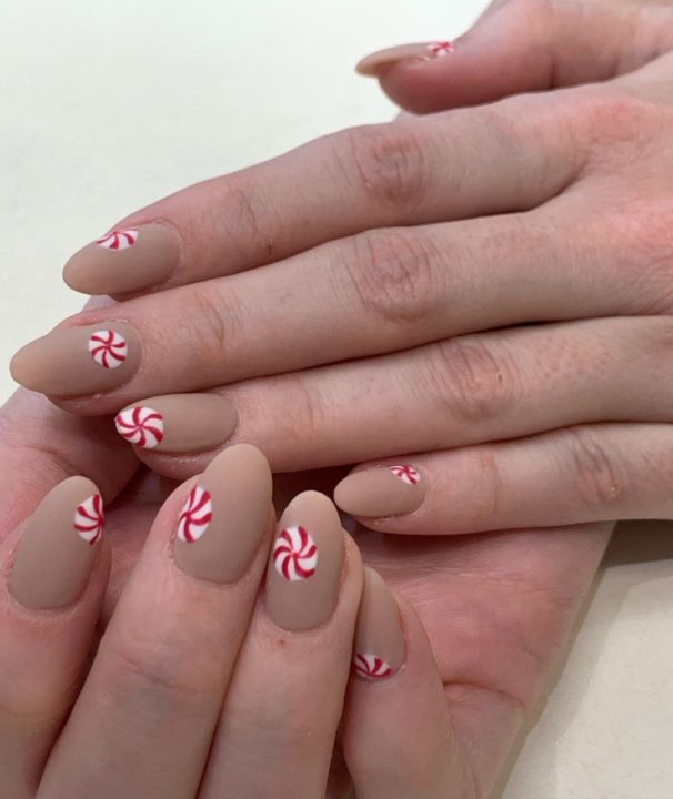 Prettiest Matte & Glossy Candy Cane Nail Art