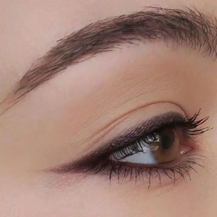 Simple Hooded Eyes makeup