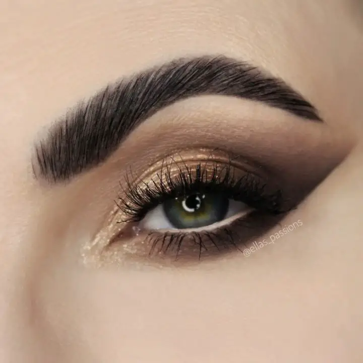 elegant cat eye makeup without a line for Green Eyes