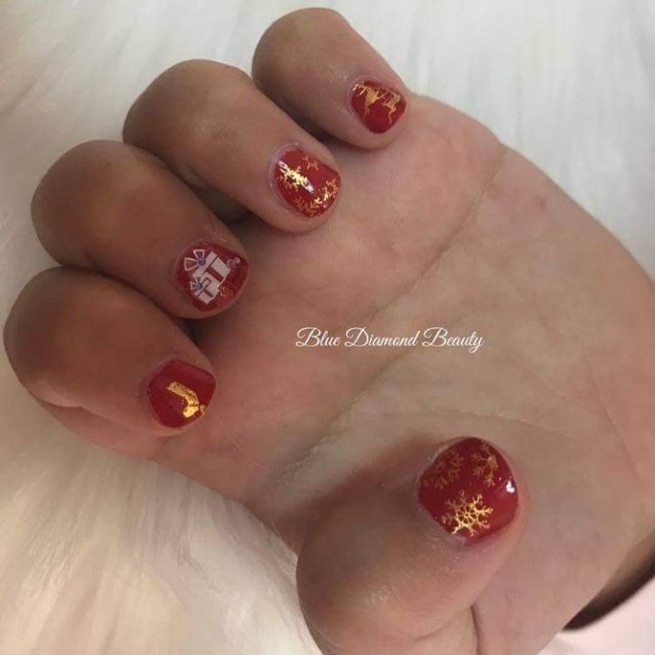 gold Christmas water nail art for kids