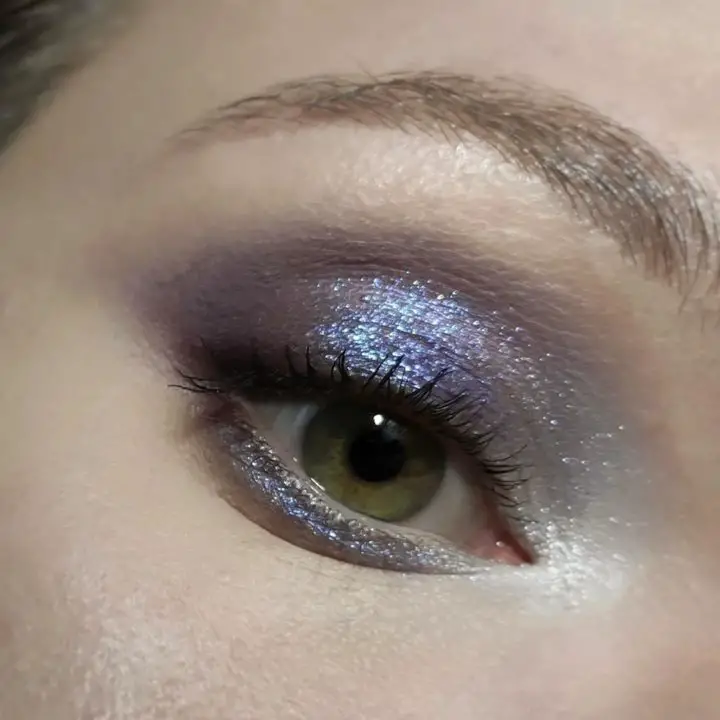 grey-blue autumn Eye makeup for green Eyes