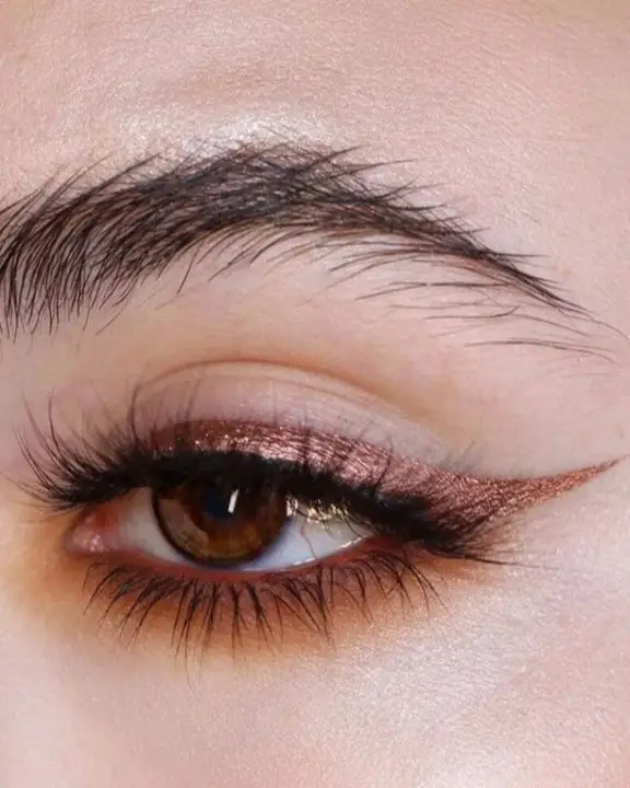 metallic eyeliner look for hooded eyes